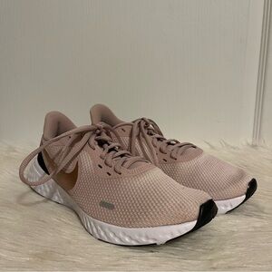 Women’s Nike Revolution 5 Running Sneakers